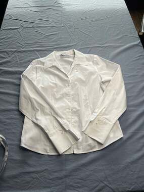 Calvin Klein Women's Non-Iron White Button-Down Shirt Size 14